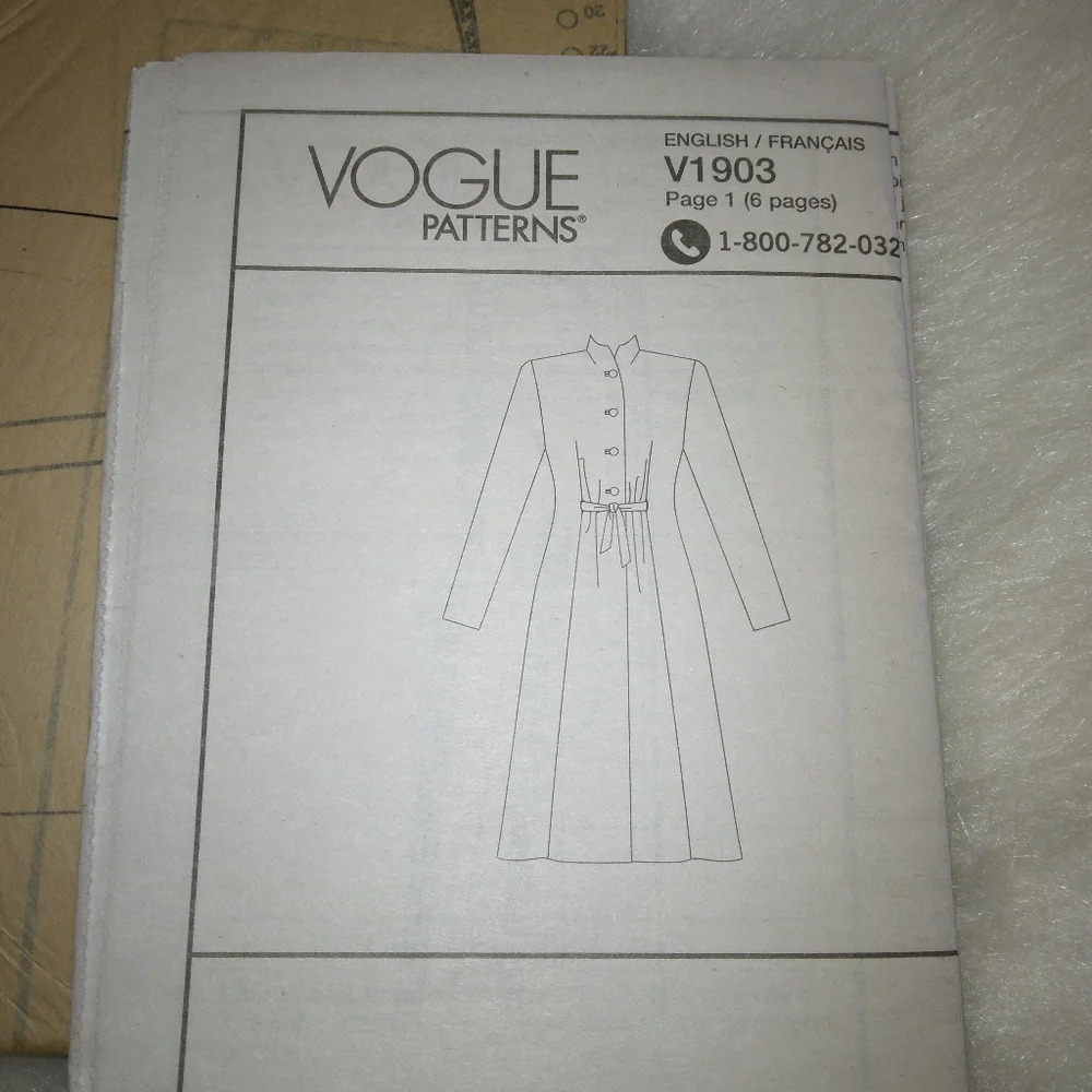 VOGUE V1903 SZ 18-26 MIsses 1945  design fill length, lined coat